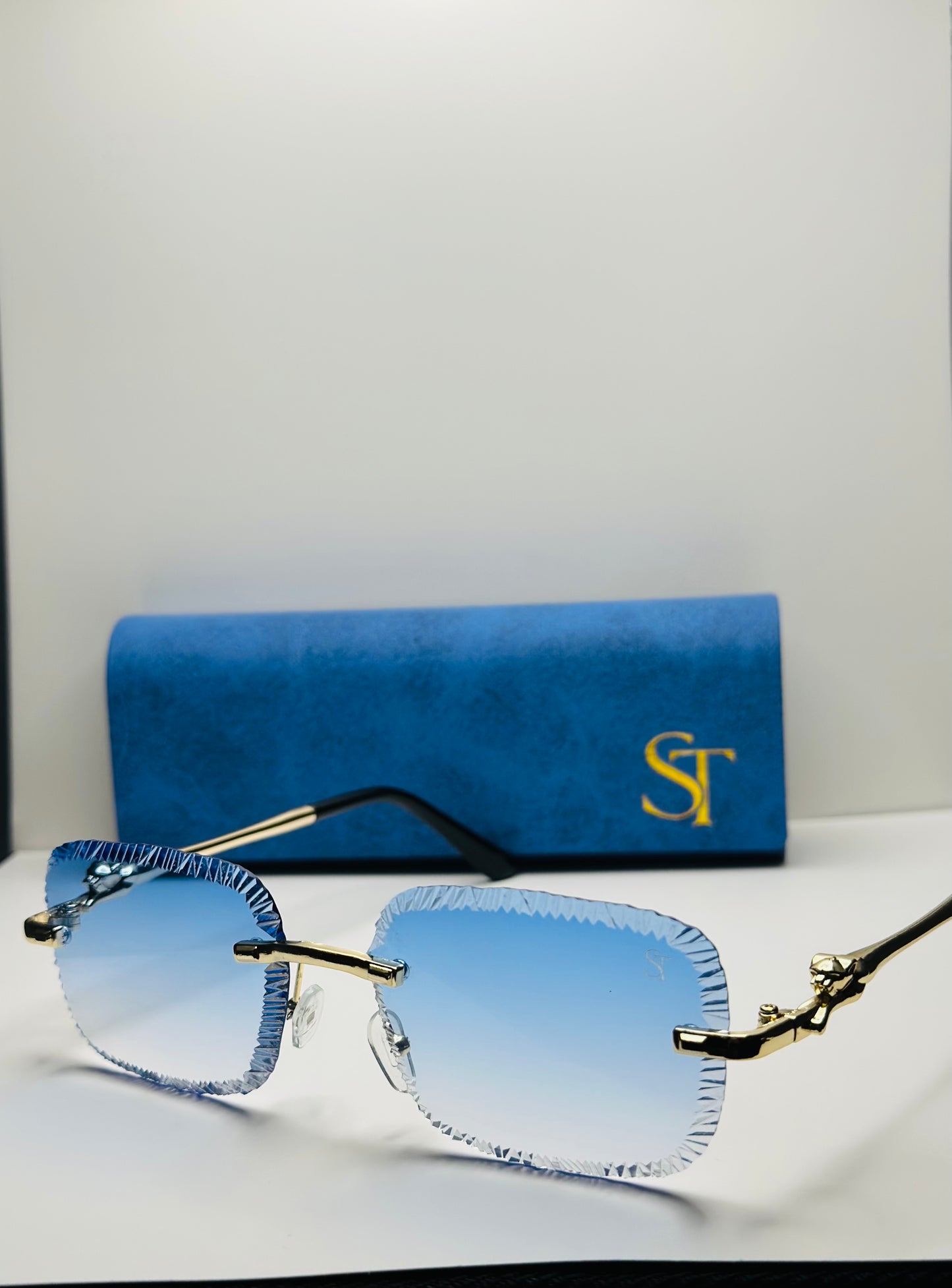 Luxury Rimless Blue Gradient Sunglasses – Gold Frame | Premium Unisex